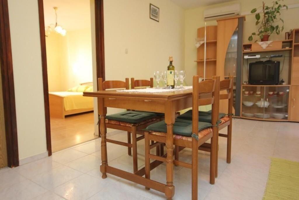 Apartments Zoki - Great Location Close To The Sea Βις Εξωτερικό φωτογραφία