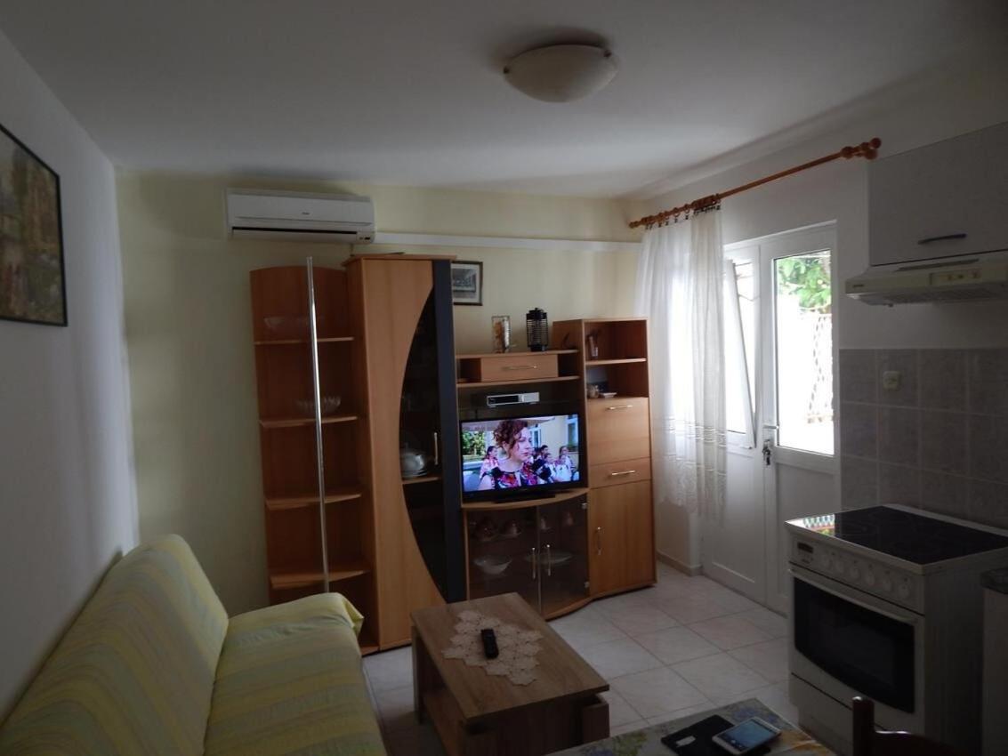 Apartments Zoki - Great Location Close To The Sea Βις Εξωτερικό φωτογραφία
