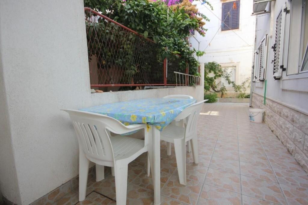 Apartments Zoki - Great Location Close To The Sea Βις Εξωτερικό φωτογραφία